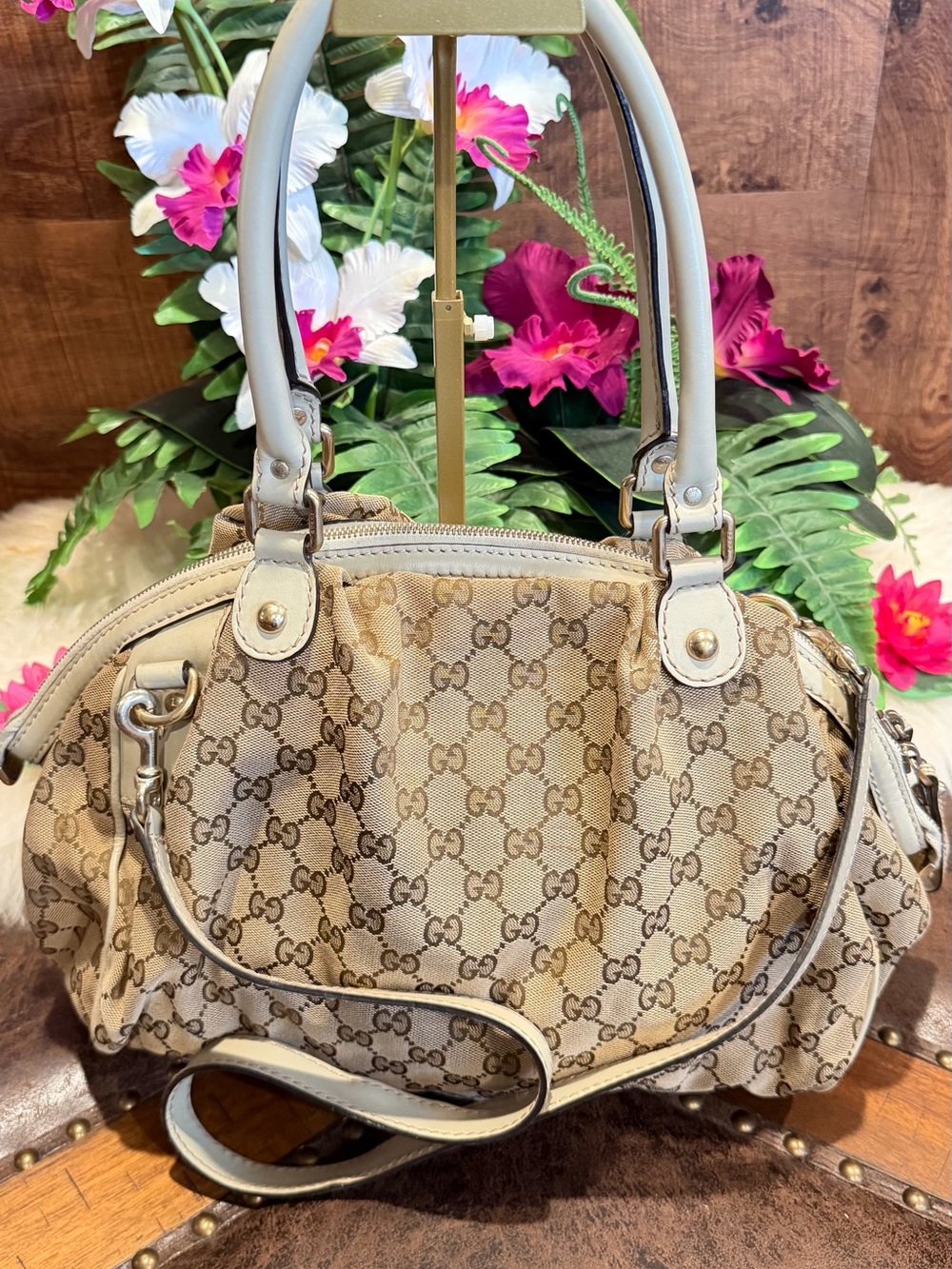 Gucci Beige GG Canvas Dome Satchel with Ivory Trim - Picture 2 of 16